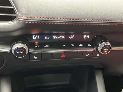 Certified 2025 MAZDA MAZDA3 Carbon image 21