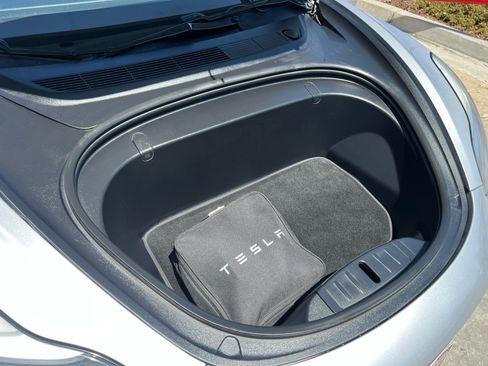 Used 2018 Tesla Model 3 Long Range AWD/4WD image 29