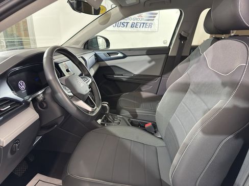 Used 2024 Volkswagen Taos SE image 18