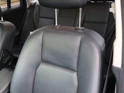 Used 2010 Mercedes-Benz GLK 350 4MATIC image 21