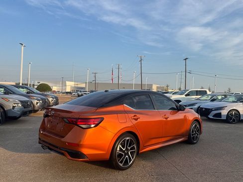 Certified 2025 Nissan Sentra SR FWD image 20