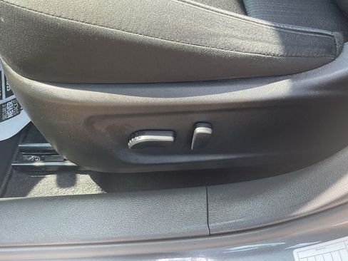 Used 2025 Nissan Altima 2.5 SV FWD image 9