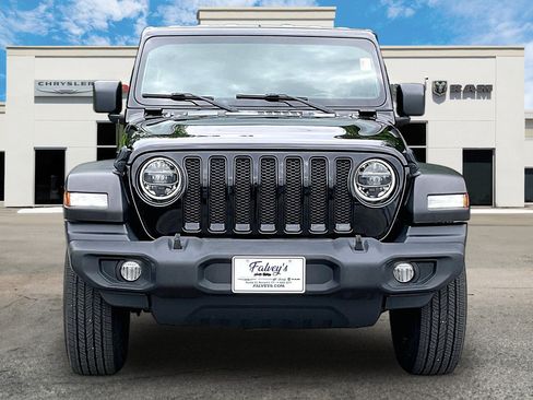 Used 2020 Jeep Wrangler Unlimited Sport AWD/4WD image 3