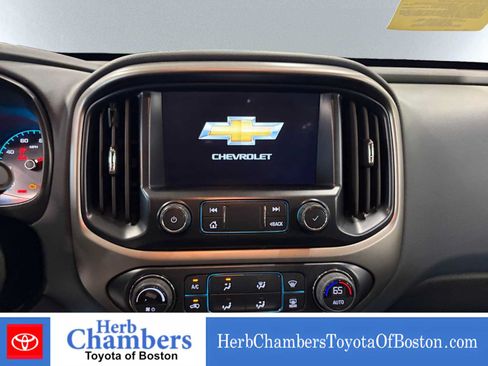 Used 2022 Chevrolet Colorado Z71 AWD/4WD image 15