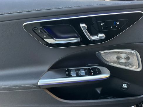 Used 2024 Mercedes-Benz C 300 Sedan image 27