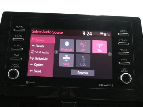 Used 2022 Toyota Camry SE FWD image 40