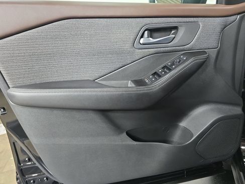 Used 2021 Nissan Rogue SV FWD image 22