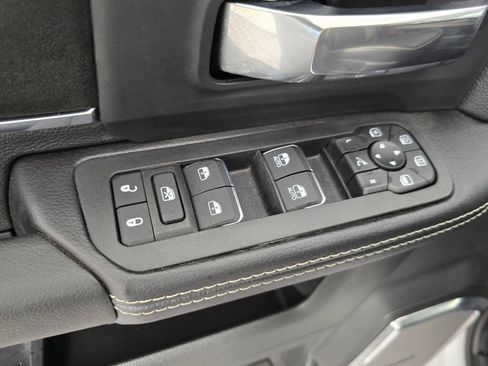 New 2026 RAM 2500 Laramie AWD/4WD image 21