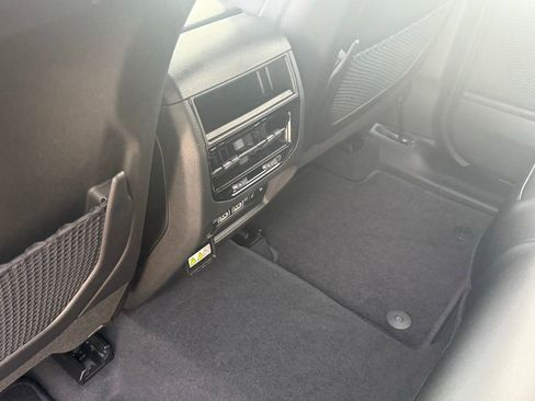 Certified 2025 Jeep Grand Cherokee Limited w/ Black Appearance Package image 28