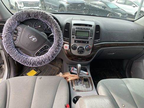 Used 2012 Hyundai Santa Fe GLS image 8