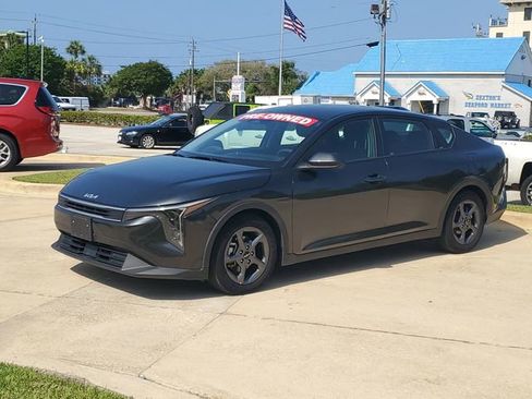 Used 2025 Kia K4 FWD image 1