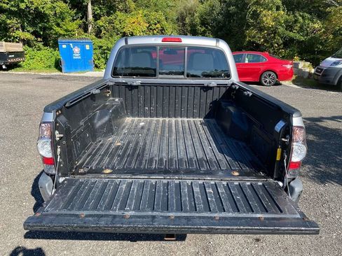 Used 2015 Toyota Tacoma 4x4 Double Cab w/ SR5 Package image 24