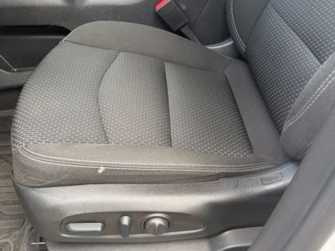 Used 2023 GMC Terrain SLE w/ Driver Convenience Package FWD image 7