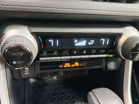 Used 2025 Toyota RAV4 XLE AWD/4WD image 21