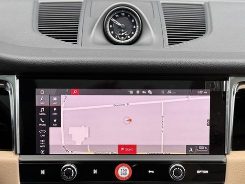 New 2026 Porsche Macan image 26