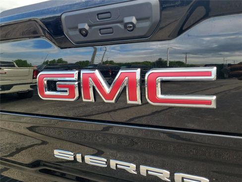 New 2026 GMC Sierra 1500 SLT image 8