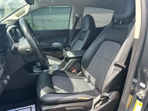 Used 2017 Chevrolet Colorado Z71 AWD/4WD image 10