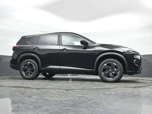 Used 2025 Nissan Rogue SV AWD/4WD image 44
