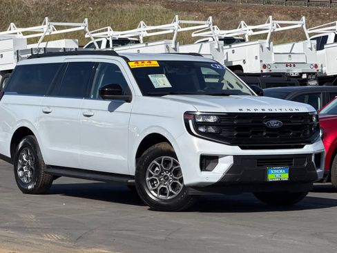 Used 2025 Ford Expedition Max Active image 2