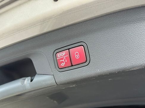 Used 2022 Mercedes-Benz GLE 350 image 17