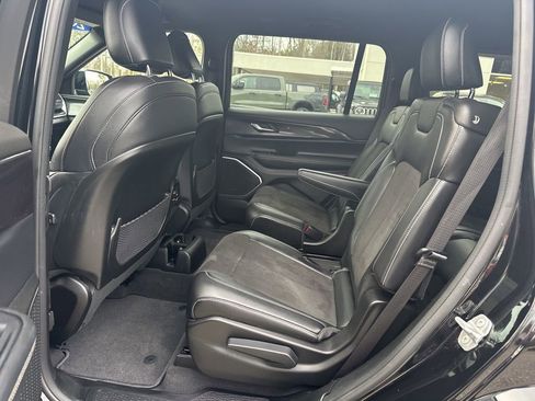 Used 2022 Jeep Grand Cherokee L Laredo image 29