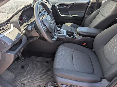 Used 2021 Toyota RAV4 XLE w/ Carpet Mat Package (TMS) AWD/4WD image 10