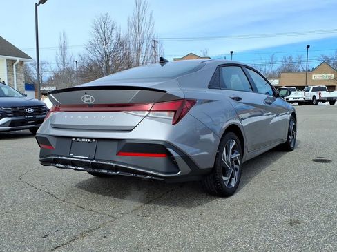 Certified 2025 Hyundai Elantra Sport image 3