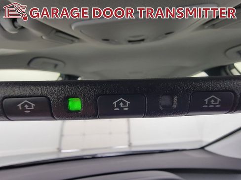 Used 2021 Toyota Prius XLE AWD/4WD image 28