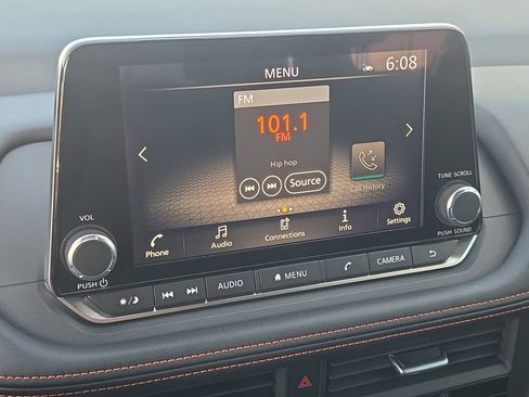 Certified 2025 Nissan Rogue SV image 23