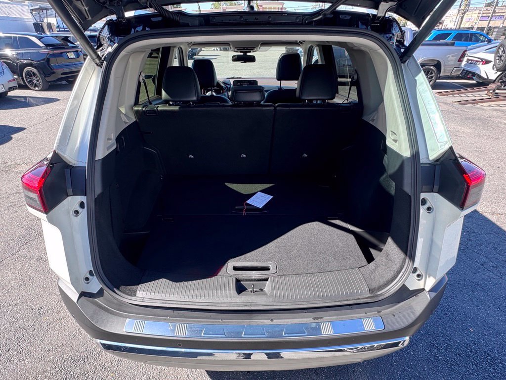 Used 2023 Nissan Rogue Platinum w/ Platinum Premium Package AWD/4WD image 8