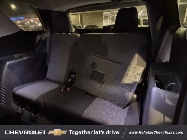 Used 2021 Chevrolet Traverse LT FWD image 32
