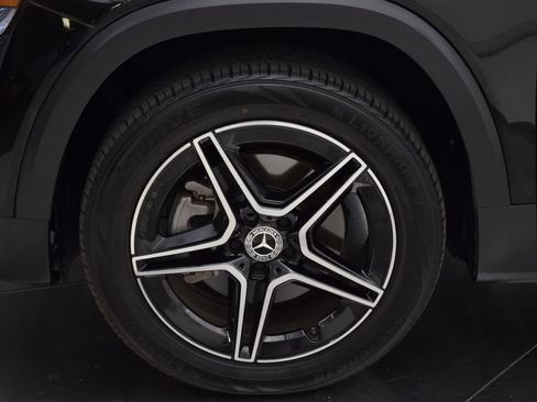 Used 2023 Mercedes-Benz GLB 250 image 12
