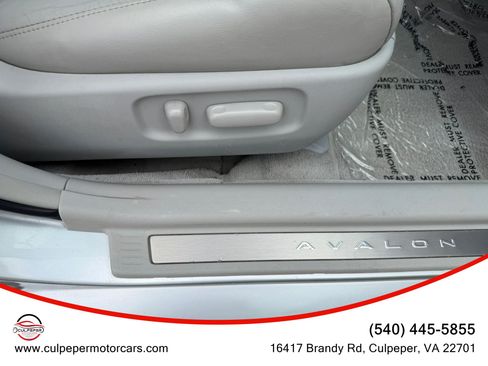 Used 2010 Toyota Avalon XLS FWD image 16