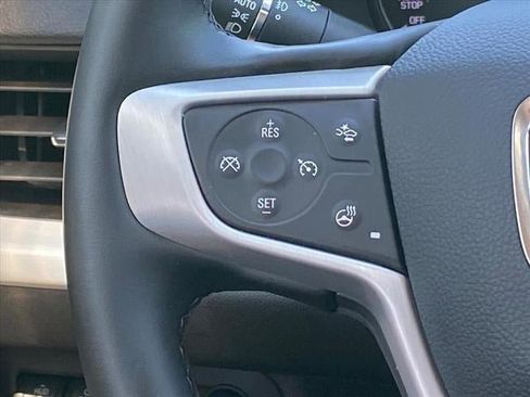 Used 2023 GMC Terrain SLT w/ Infotainment Package II FWD image 8