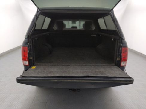 Used 2017 RAM 1500 Express RWD image 29