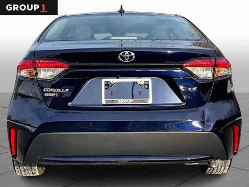 Certified 2022 Toyota Corolla LE image 4