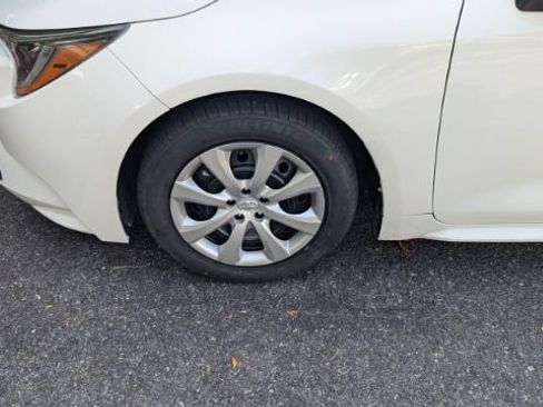 Used 2024 Toyota Corolla LE FWD image 9