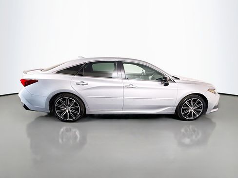 Used 2020 Toyota Avalon XSE image 11