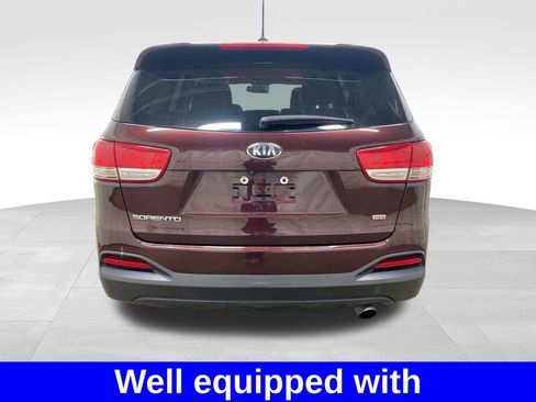 Used 2017 Kia Sorento AWD image 3