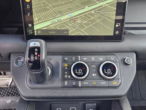 Certified 2023 Land Rover Defender 90 V8 image 12