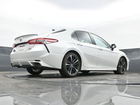 Used 2020 Toyota Camry XSE image 11