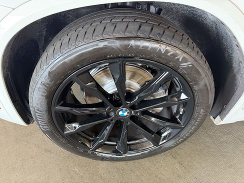 Used 2023 BMW X4 xDrive30i w/ M Sport Package AWD/4WD image 11