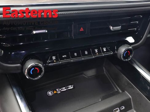 Used 2025 Chevrolet Suburban Z71 image 20