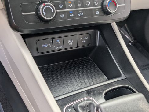 Used 2025 Hyundai Tucson SE image 27