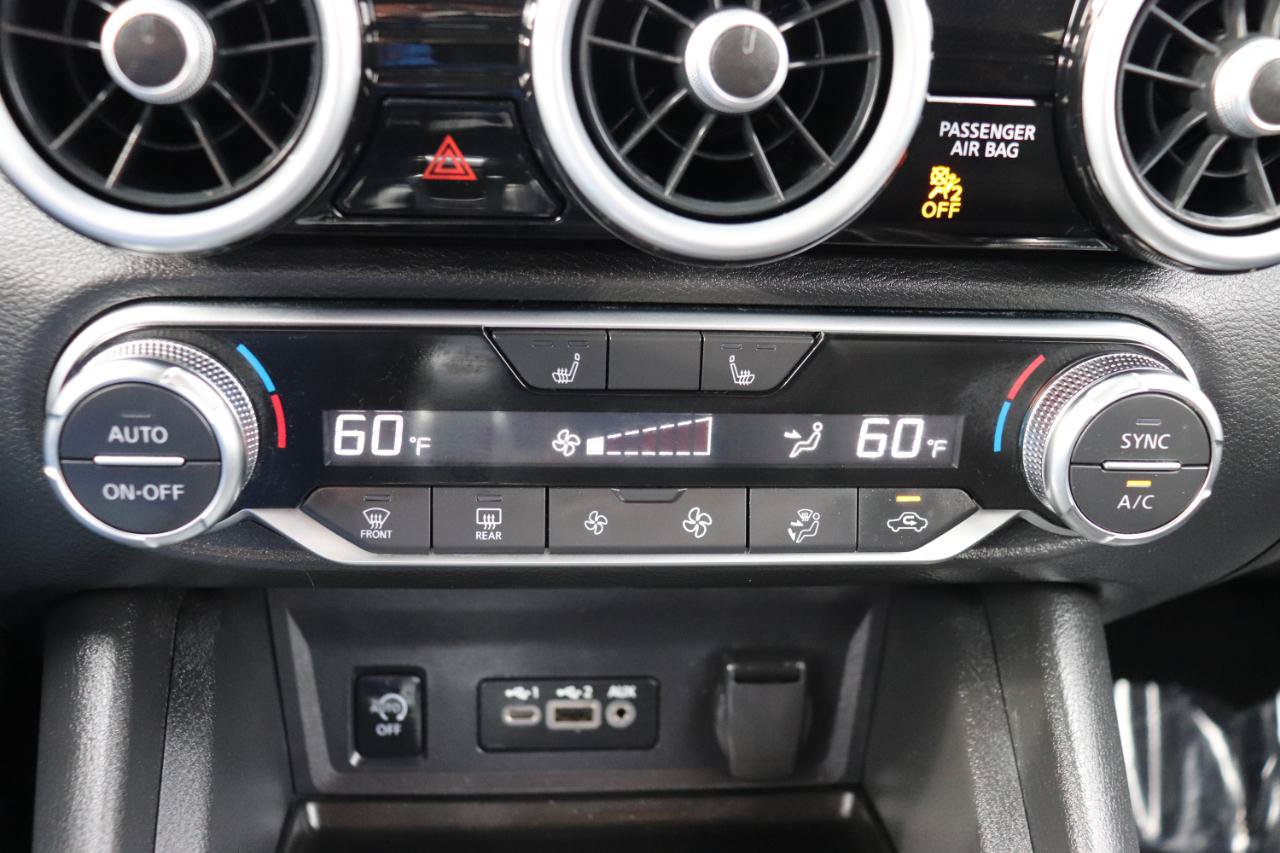 Used 2025 Nissan Sentra SR w/ Midnight Edition FWD image 32