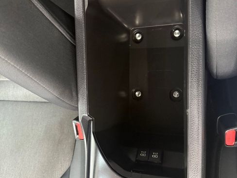 Used 2020 Toyota Camry LE w/ Convenience Package image 40