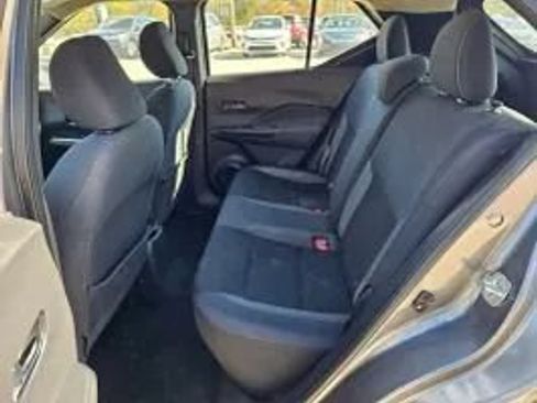 Used 2019 Nissan Kicks SV FWD image 10