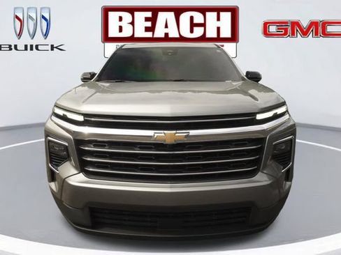 Used 2026 Chevrolet Traverse LT FWD image 8