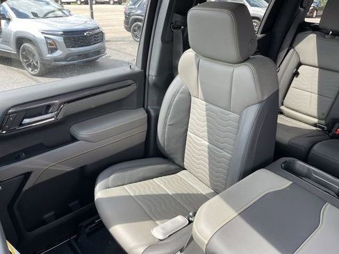 New 2026 Chevrolet Silverado 1500 ZR2 w/ LPO, Dark Essentials Package AWD/4WD image 24