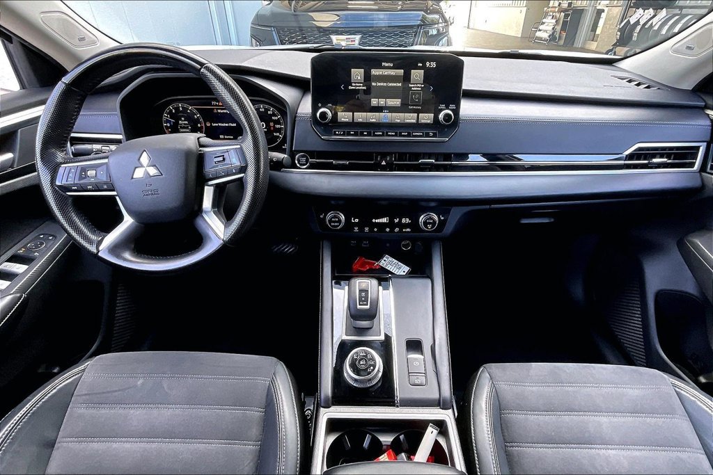 Used 2022 Mitsubishi Outlander SE FWD image 6